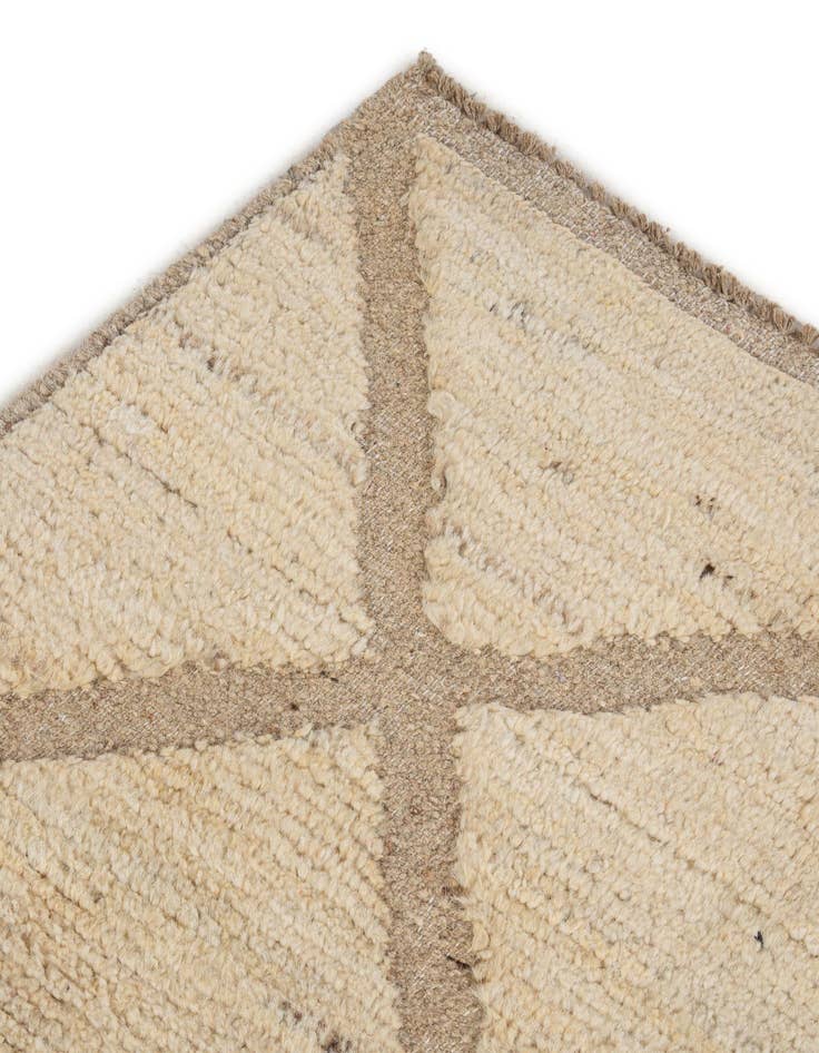 Detail image of 6' 1 x 9' 4  Hand Knotted Darya Wool Rug