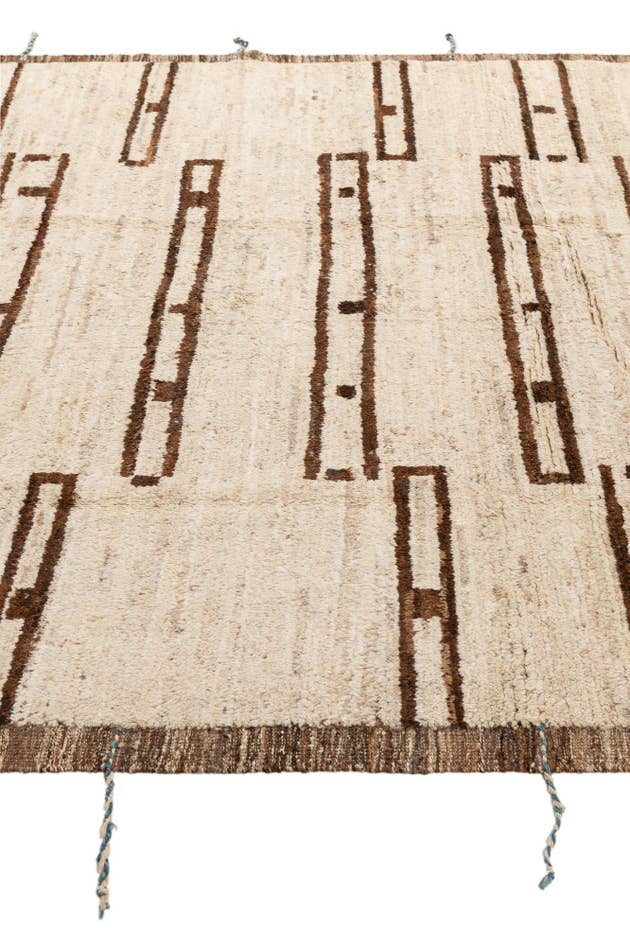 Detail image of 7' x 9' 11 Hand Knotted Darya Wool Rug