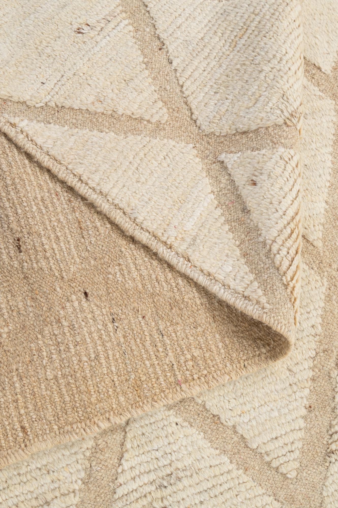 7' x 9' 11 Hand Knotted Darya Wool Rug