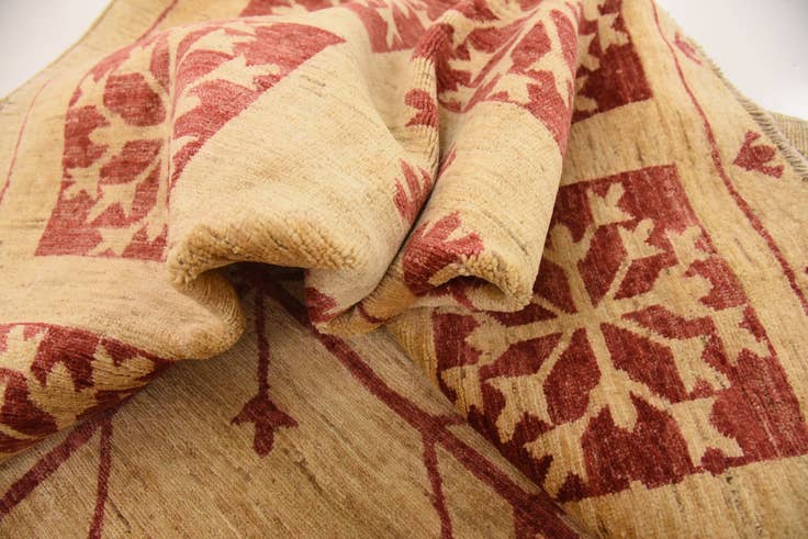 Detail image of 6' 2 x 7' 3 Hand Knotted Darya Rug