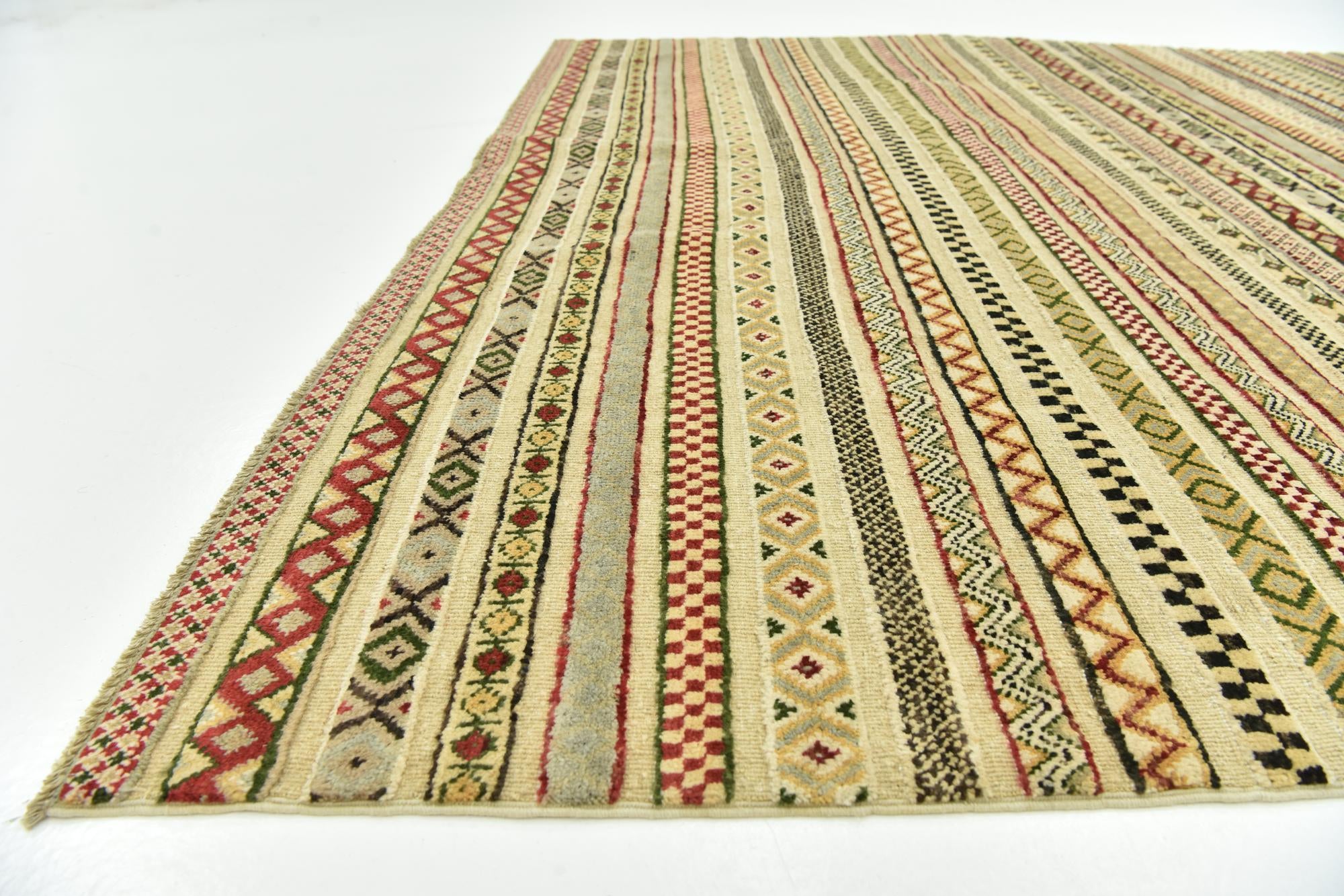 6' 10 x 9' 10 Hand Knotted Darya Rug