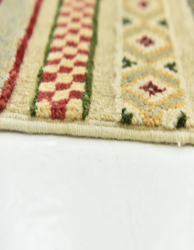 Detail image of 6' 10 x 9' 10  Hand Knotted Darya Rug