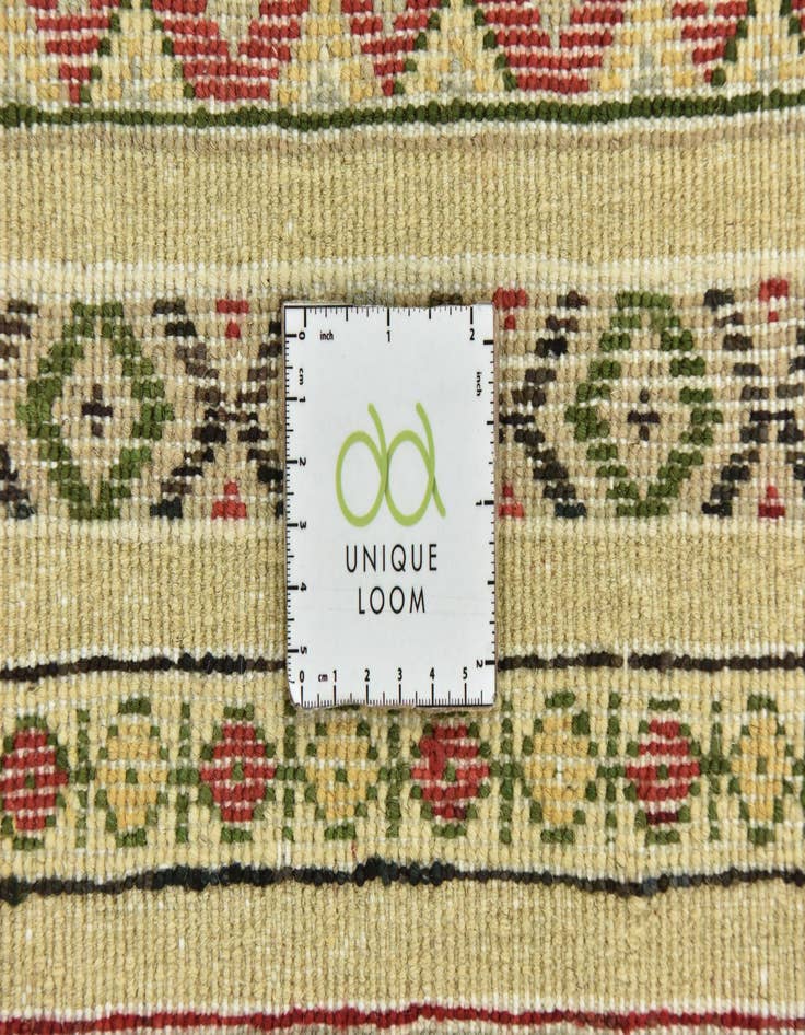 Detail image of 6' 10 x 9' 10  Hand Knotted Darya Rug