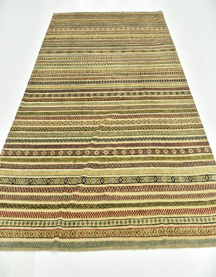 Detail image of 8' x 9' 8  Hand Knotted Darya Rug