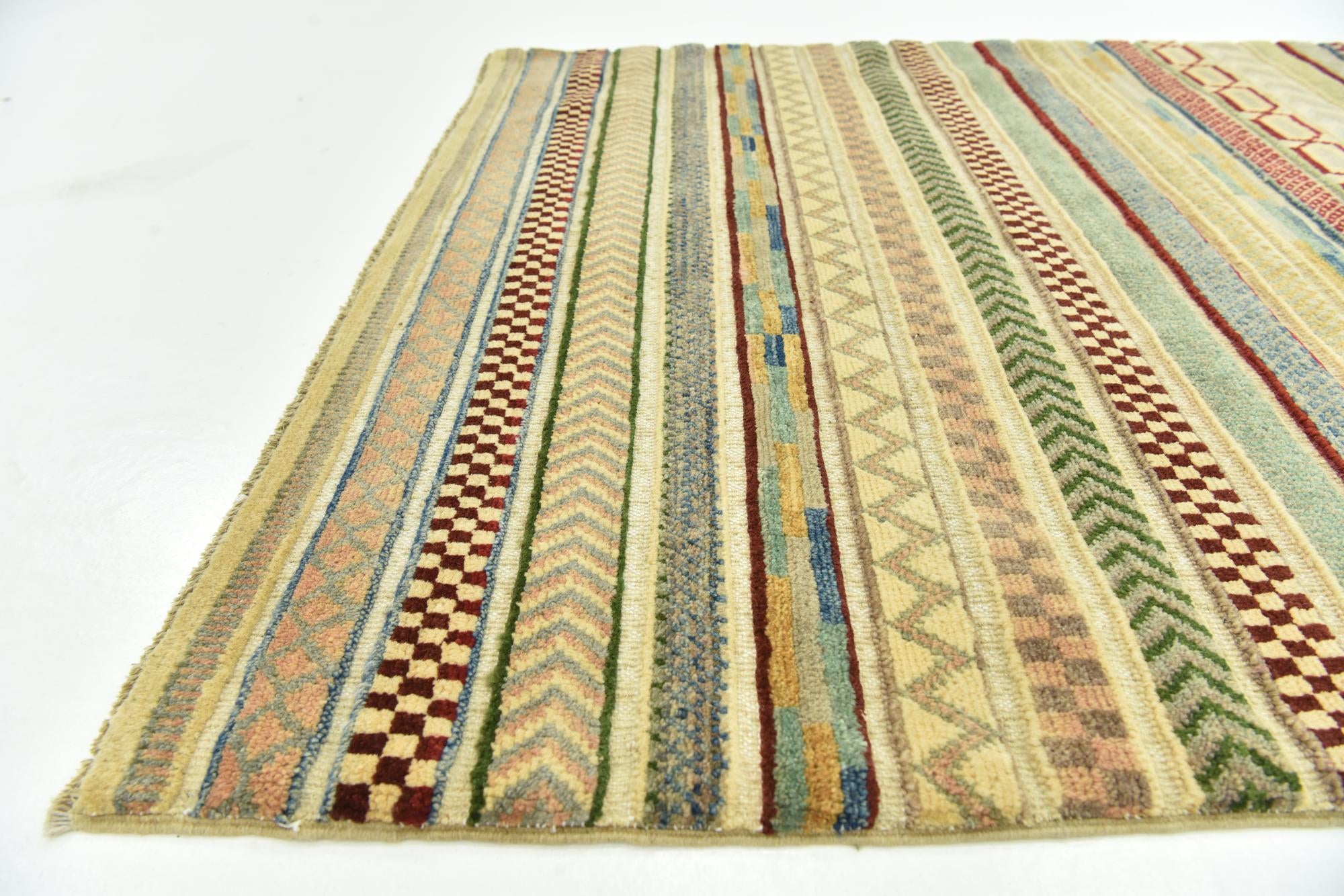 3' 6 x 5' 8 Hand Knotted Darya Rug