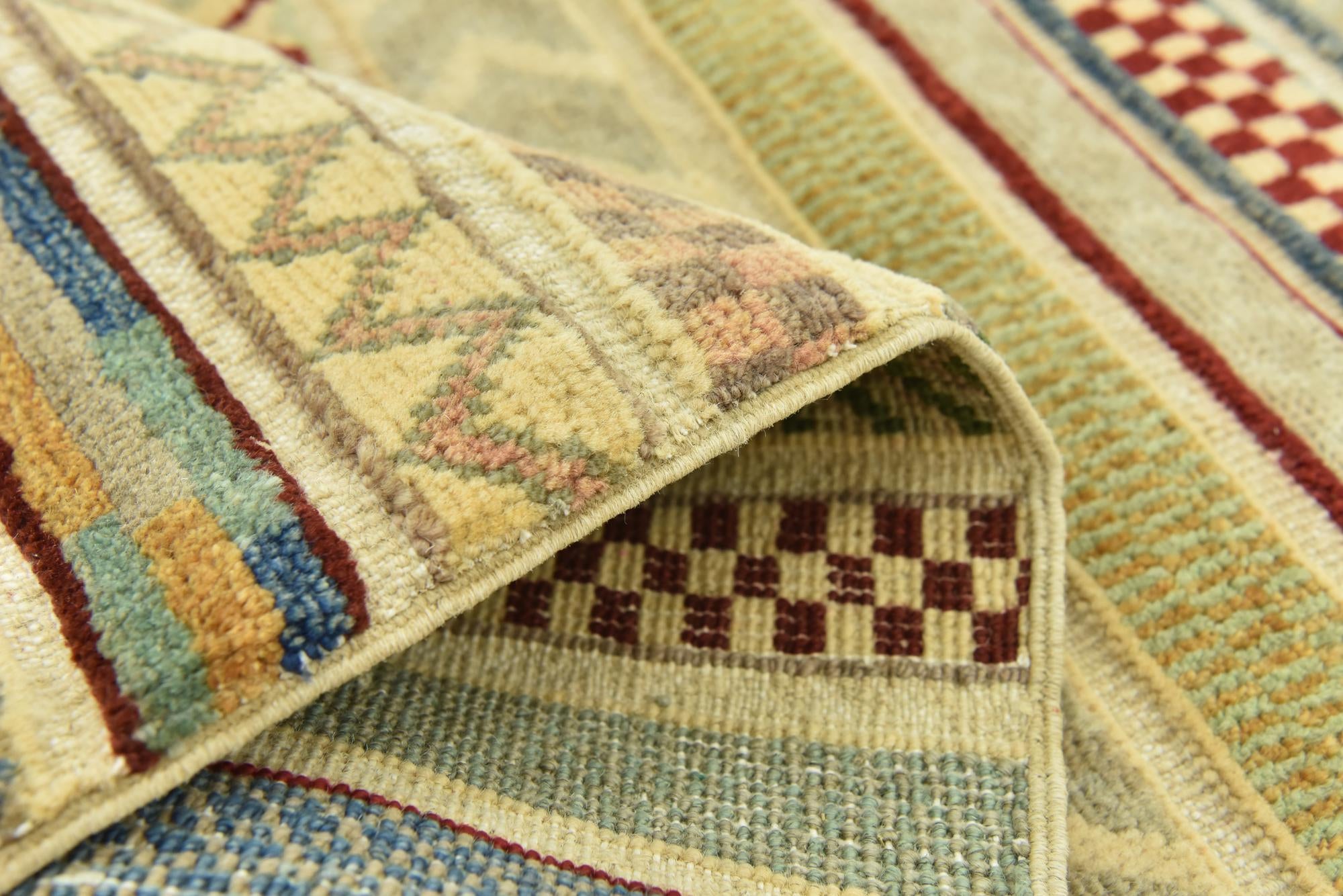 3' 6 x 5' 8 Hand Knotted Darya Rug