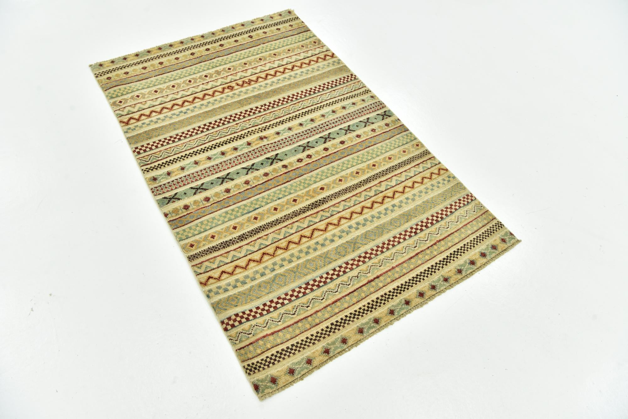 3' 2 x 4' 10 Hand Knotted Darya Rug