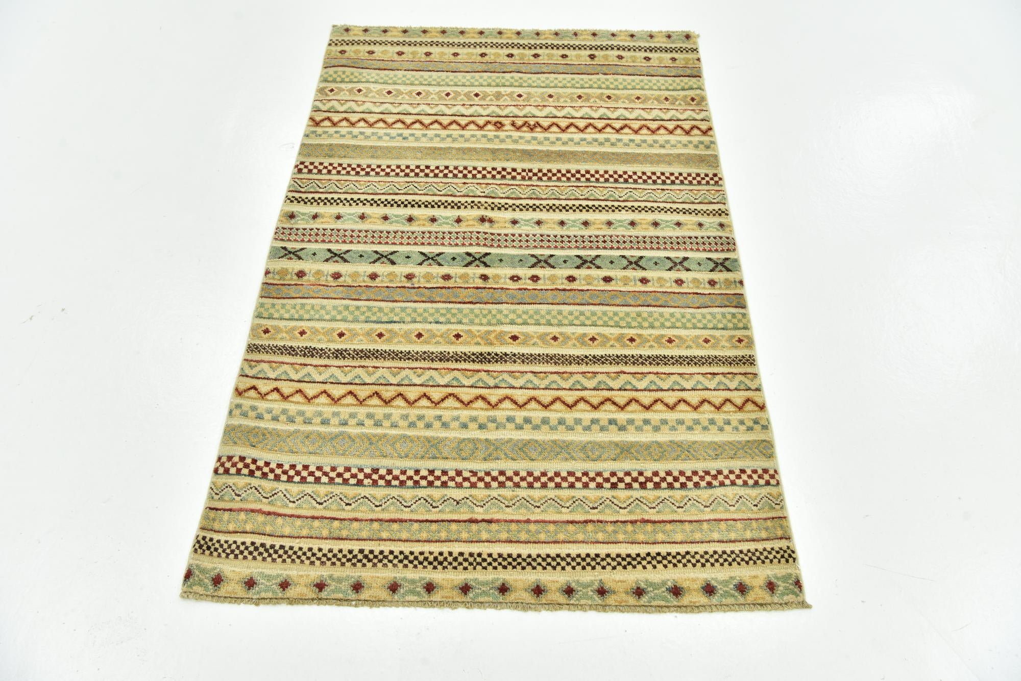 3' 2 x 4' 10 Hand Knotted Darya Rug