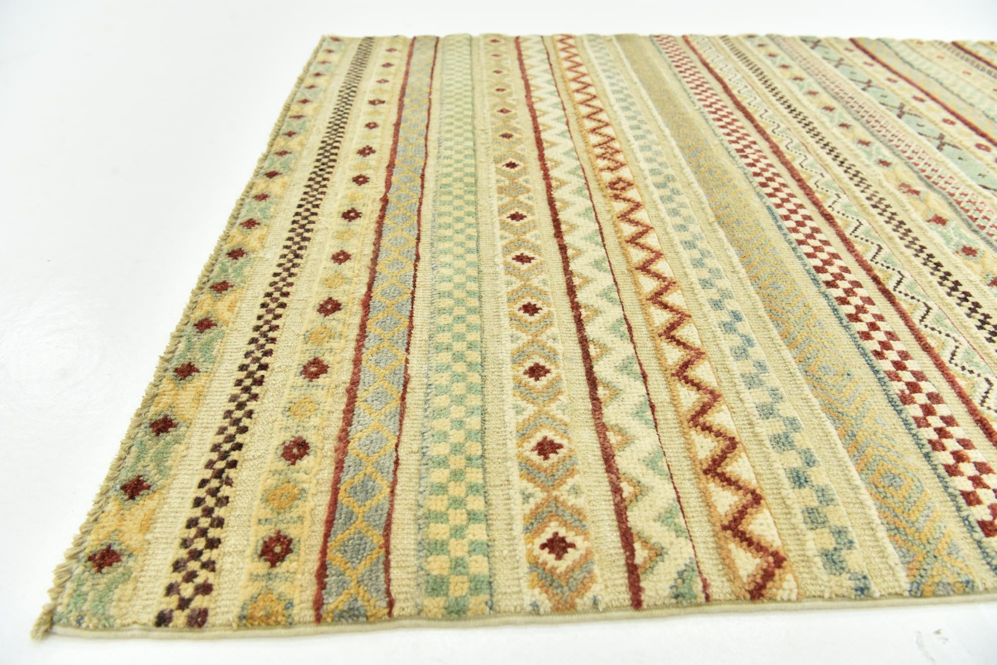3' 2 x 4' 10 Hand Knotted Darya Rug