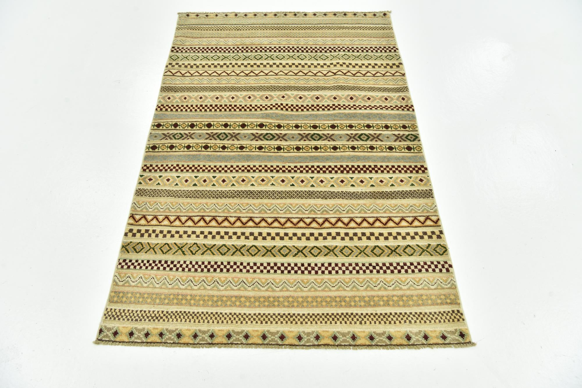 3' 3 x 5' Hand Knotted Darya Rug