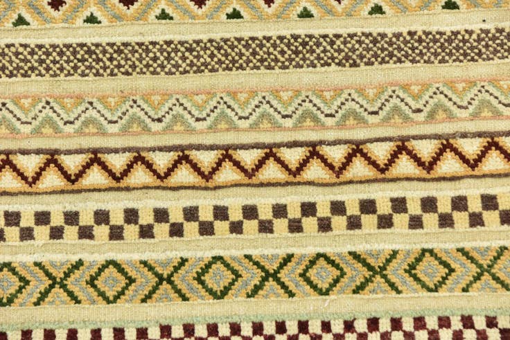 Detail image of 3' 3 x 5' Hand Knotted Darya Rug