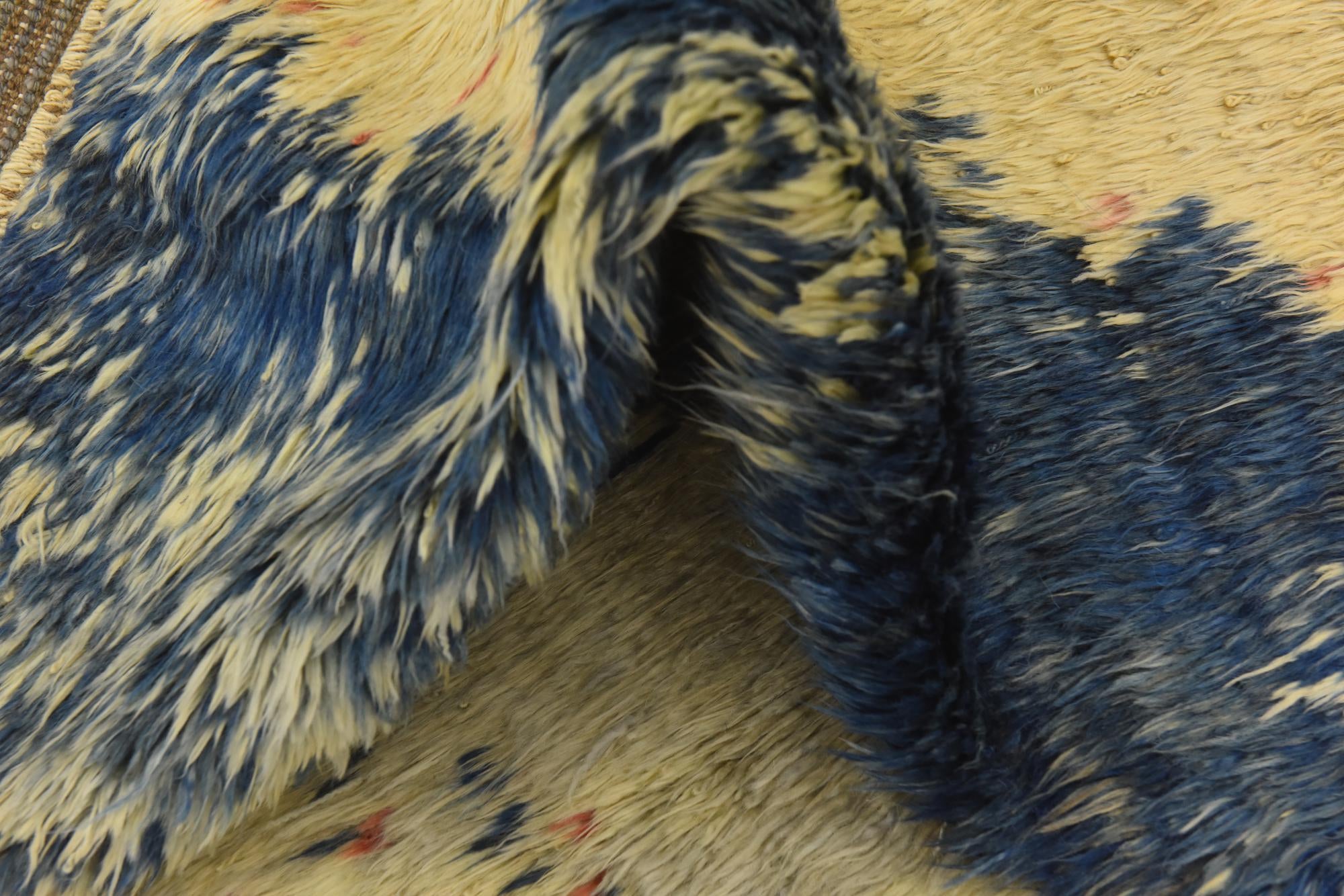 6' 9 x 9' Hand Knotted Darya Wool Rug