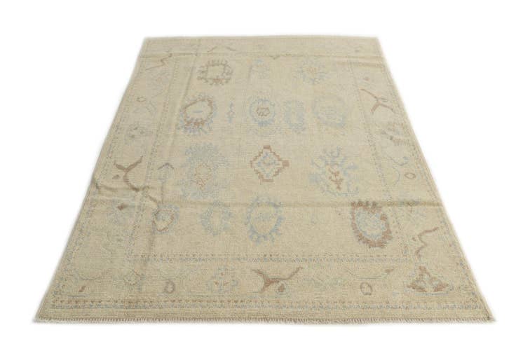 Detail image of 4' 8 x 6' 9 Hand Knotted Darya Wool Rug