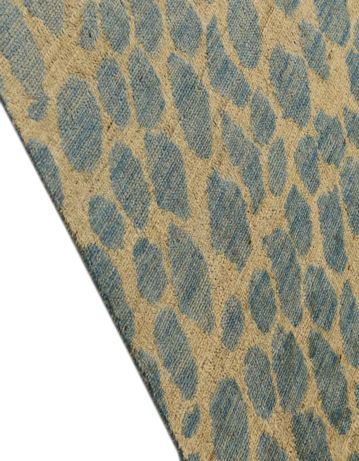 Detail image of 6' 6 x 9' 9  Hand Knotted Darya Wool Rug