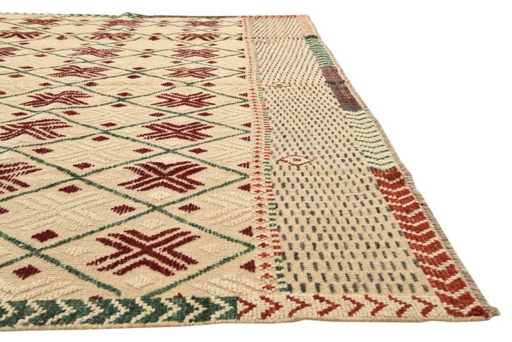 Detail image of 9' 10 x 14' 2 Hand Knotted Darya Wool Rug