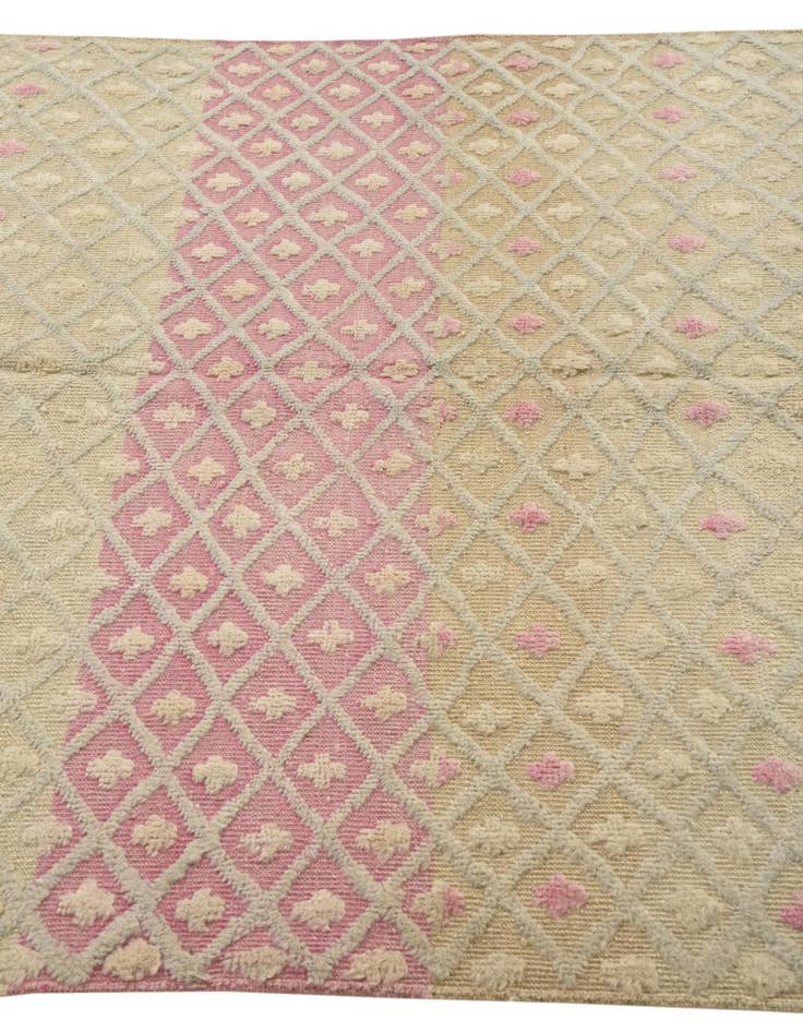 Detail image of 5' x 7'  Hand Knotted Darya Wool Rug