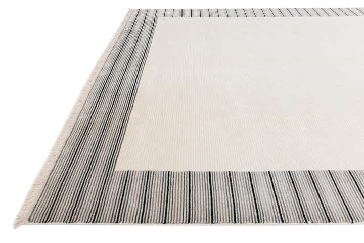 7' 10 x 9' 9 Hand Knotted Darya Wool Rug