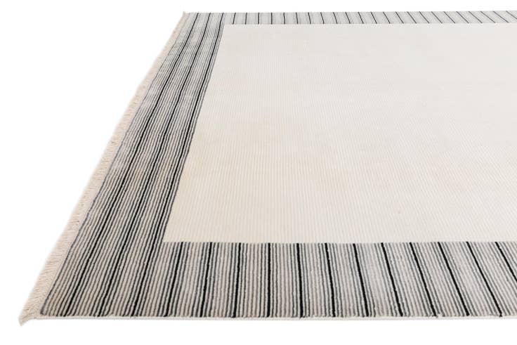 Detail image of 7' 10 x 9' 9 Hand Knotted Darya Wool Rug