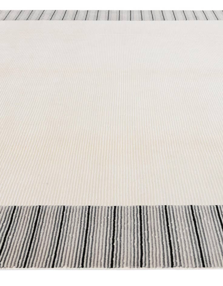 Detail image of 7' 10 x 9' 9  Hand Knotted Darya Wool Rug