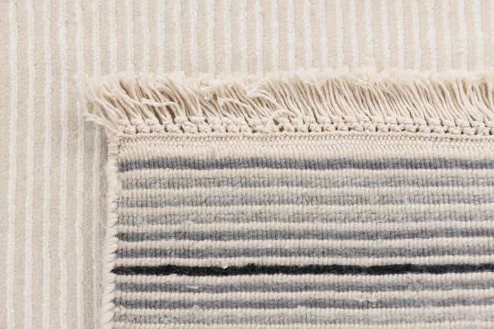 7' 10 x 9' 9 Hand Knotted Darya Wool Rug