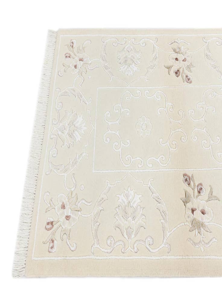 Detail image of 2' 9 x 4' 8 Hand Knotted Darya Wool Rug