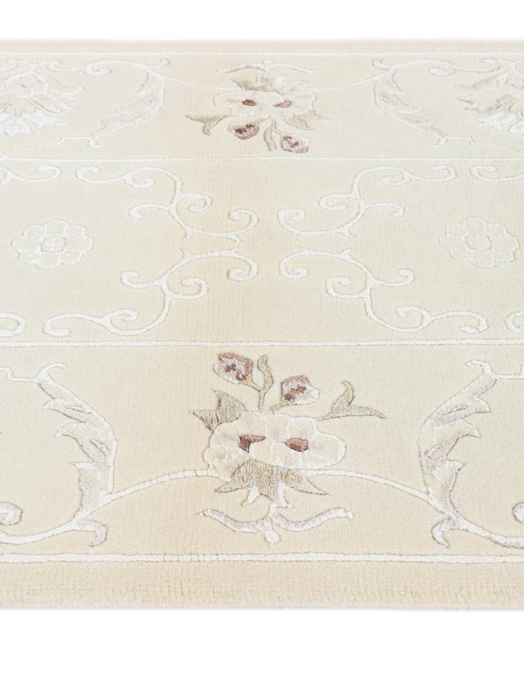 Detail image of 2' 9 x 4' 8 Hand Knotted Darya Wool Rug