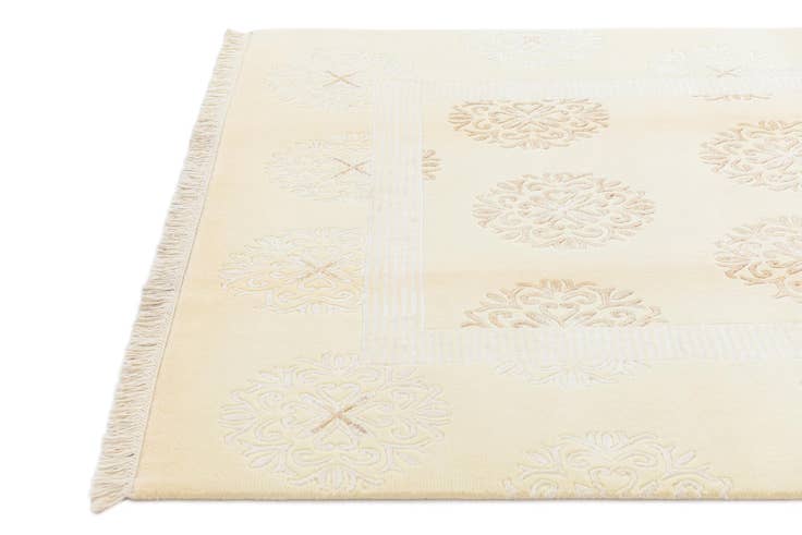 Detail image of 5' 7 x 8' Darya Rug