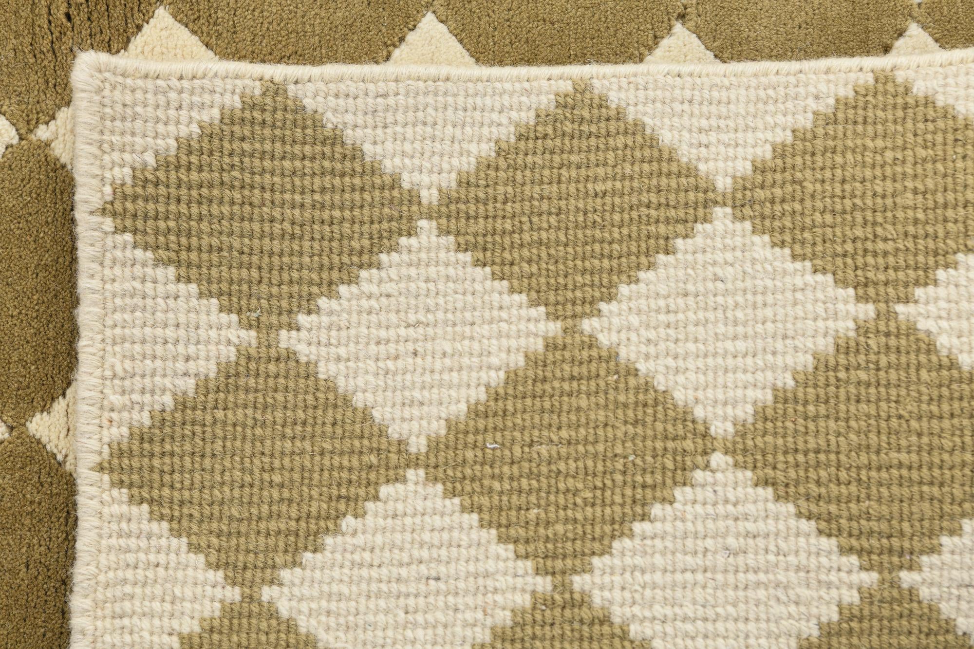 3' x 4' 10 Hand Knotted Darya Wool Rug