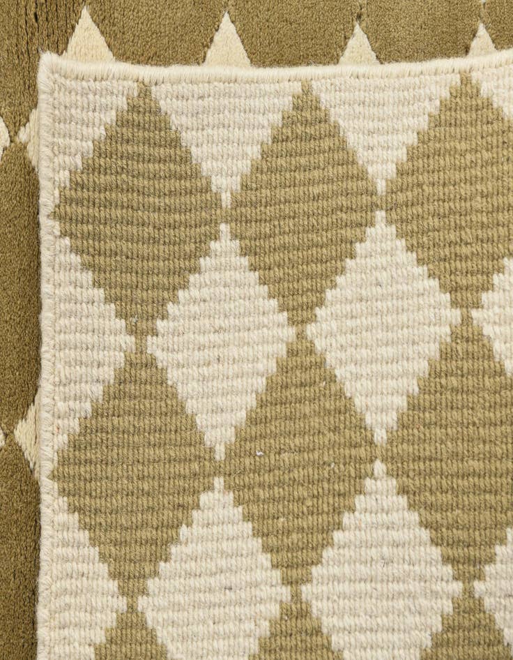 Detail image of 3' x 4' 10  Hand Knotted Darya Wool Rug