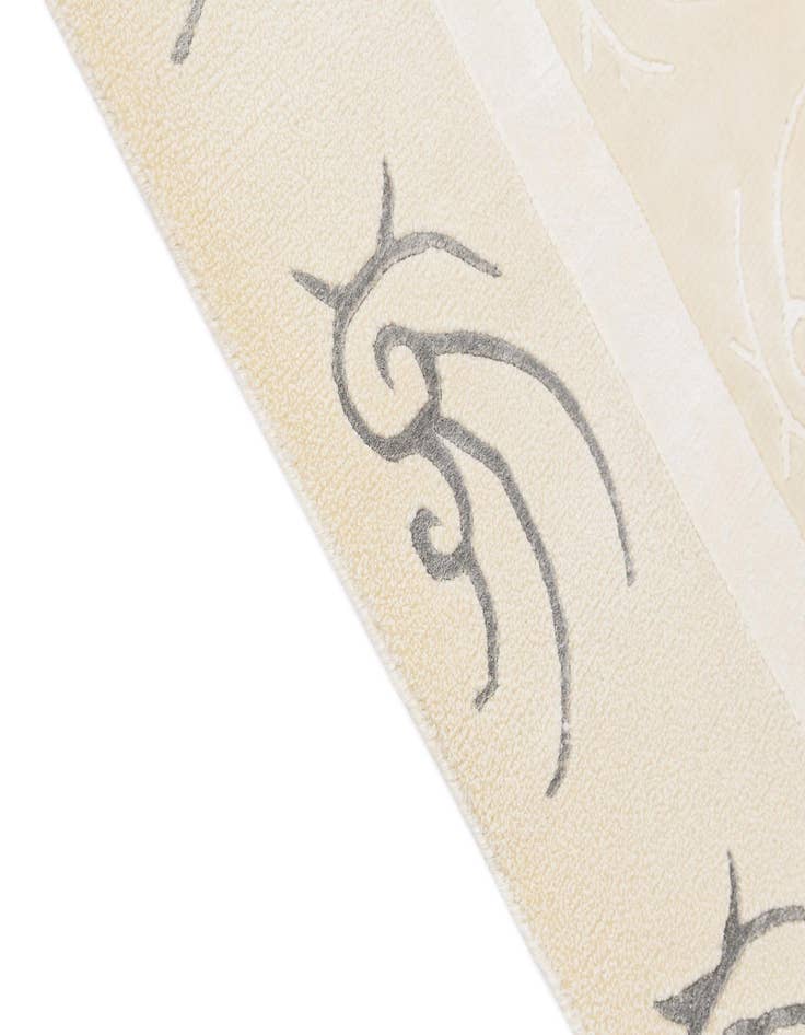 Detail image of 5' 7 x 7' 10 Darya Rug