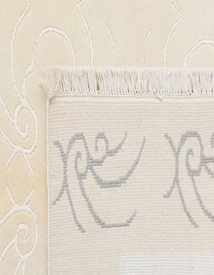 Detail image of 5' 7 x 7' 10 Darya Rug