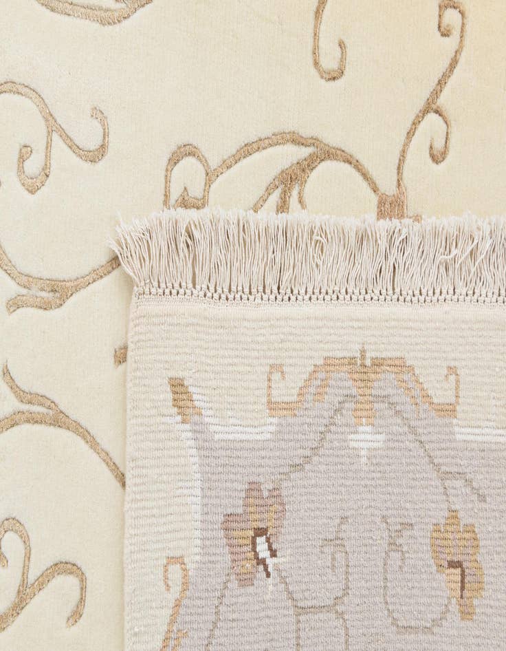 Detail image of 5' 9 x 7' 11 Darya Rug