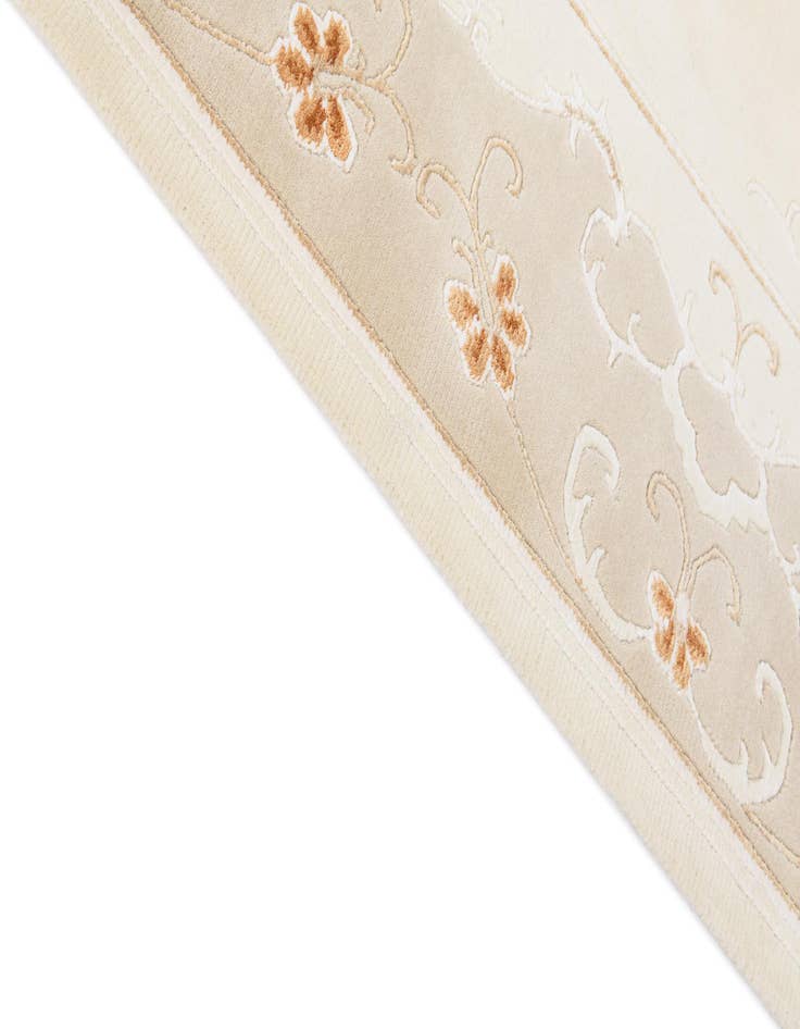 Detail image of 5' 7 x 8' Darya Rug