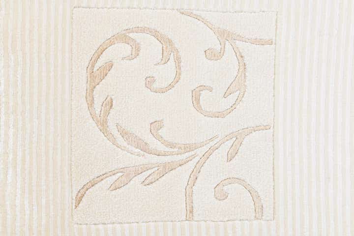 5' 7 x 7' 10 Darya Rug