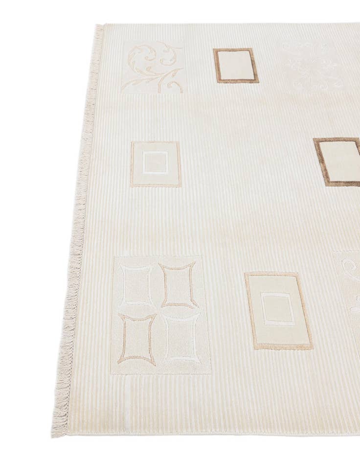 Detail image of 5' 7 x 7' 10 Darya Rug