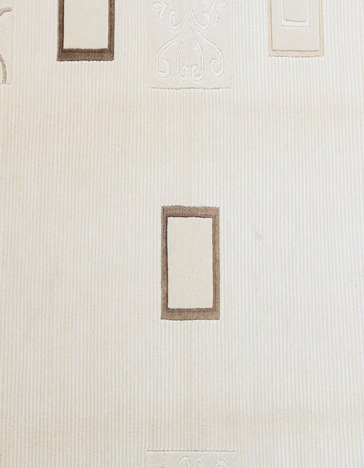 Detail image of 5' 7 x 7' 10 Darya Rug