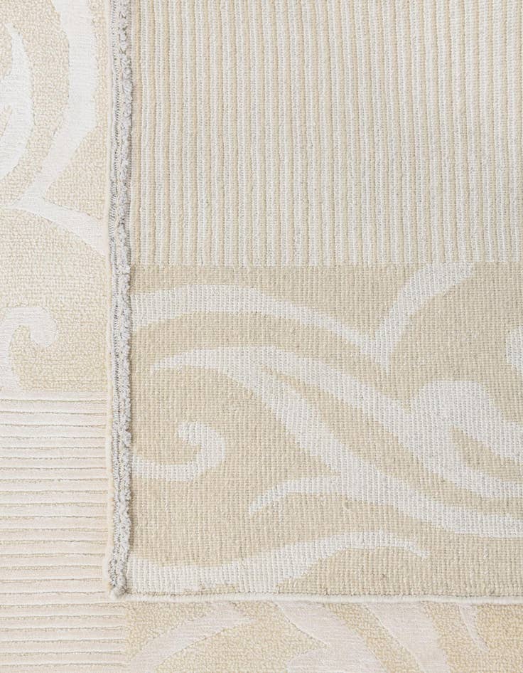 Detail image of 3' 11 x 6'  Hand Knotted Darya Wool Rug