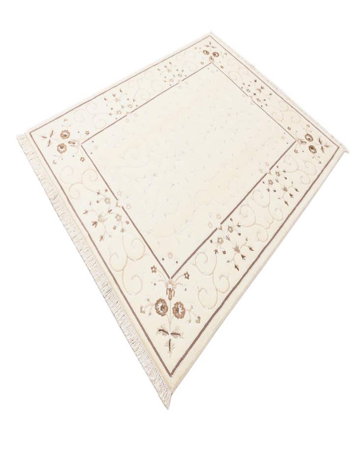 Detail image of 5' 7 x 7' 10 Hand Knotted Darya Wool Rug