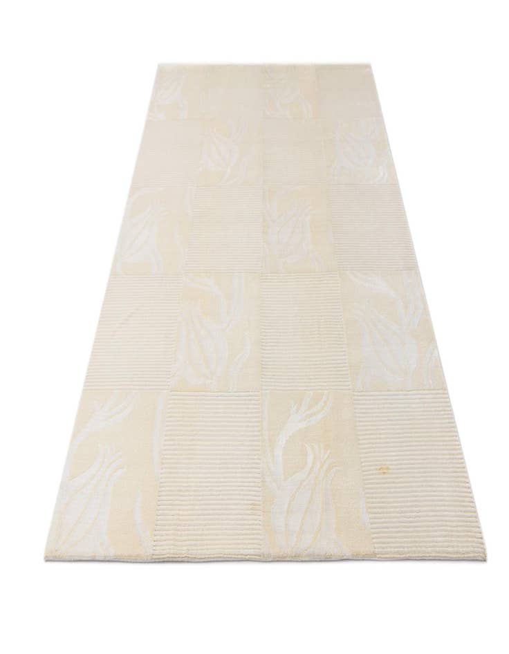 Detail image of 5' 7 x 8' Hand Knotted Darya Wool Rug