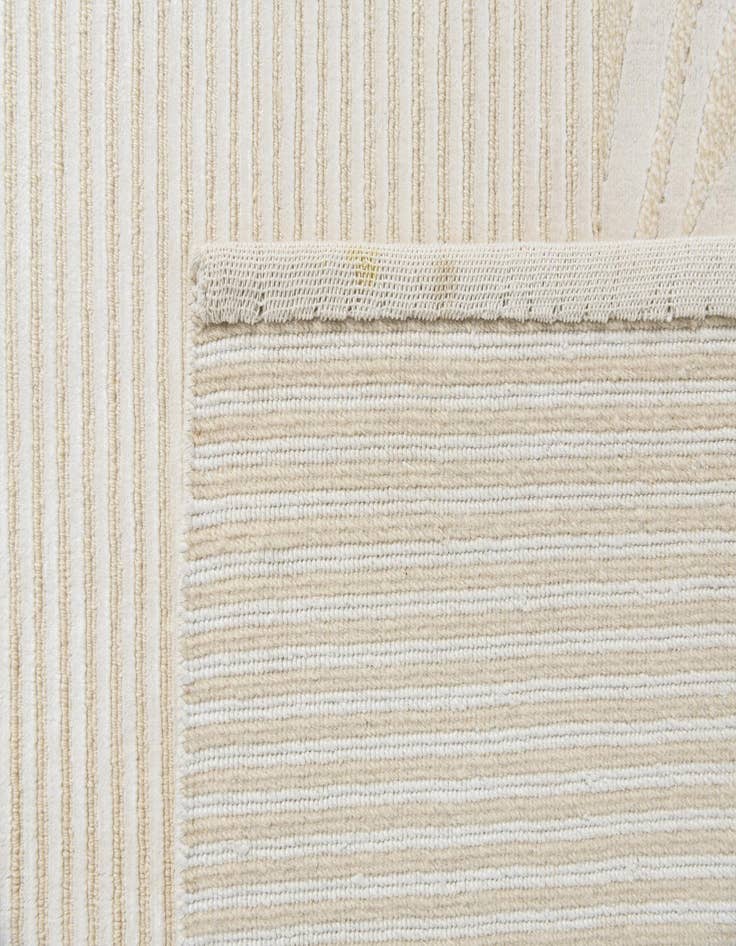 Detail image of 5' 7 x 8'  Hand Knotted Darya Wool Rug