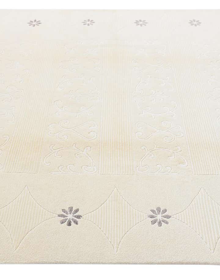 5' 9 x 8' Hand Knotted Darya Wool Rug