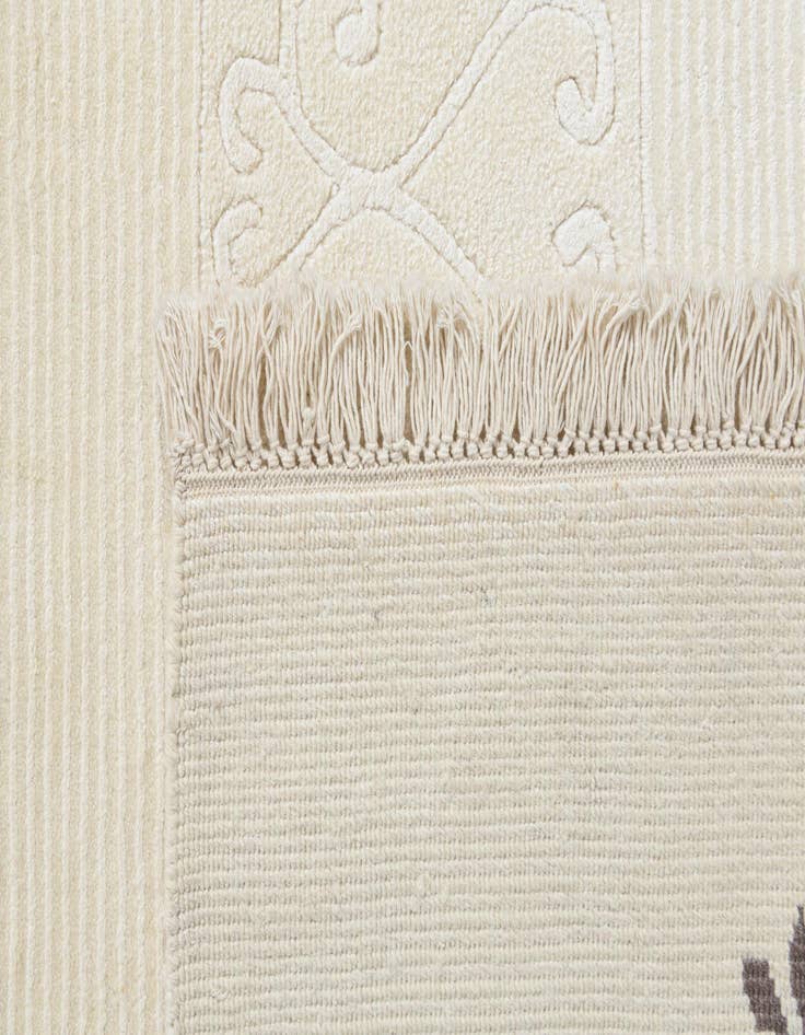 Detail image of 5' 9 x 8'  Hand Knotted Darya Wool Rug