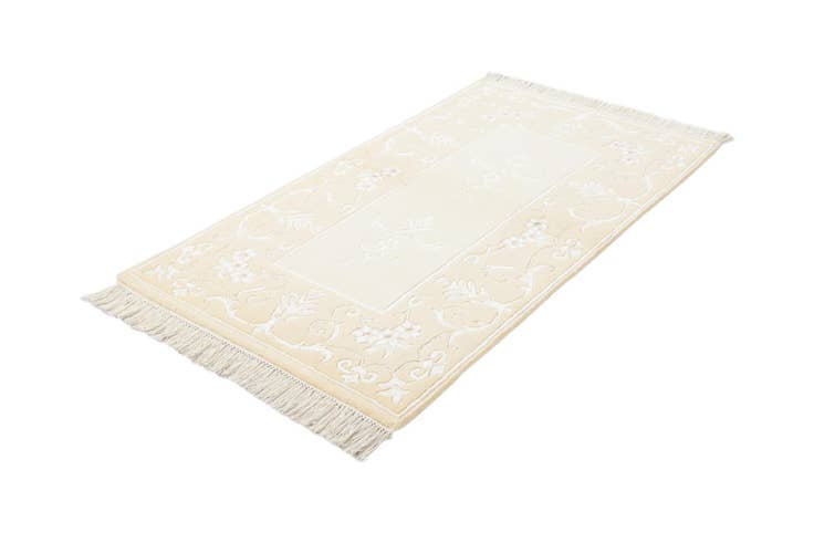 Detail image of 2' 7 x 4' 10 Hand Knotted Darya Wool Rug