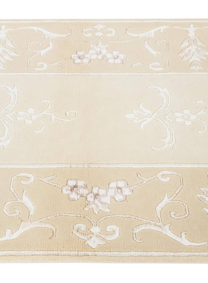 Detail image of 2' 7 x 4' 10 Hand Knotted Darya Wool Rug