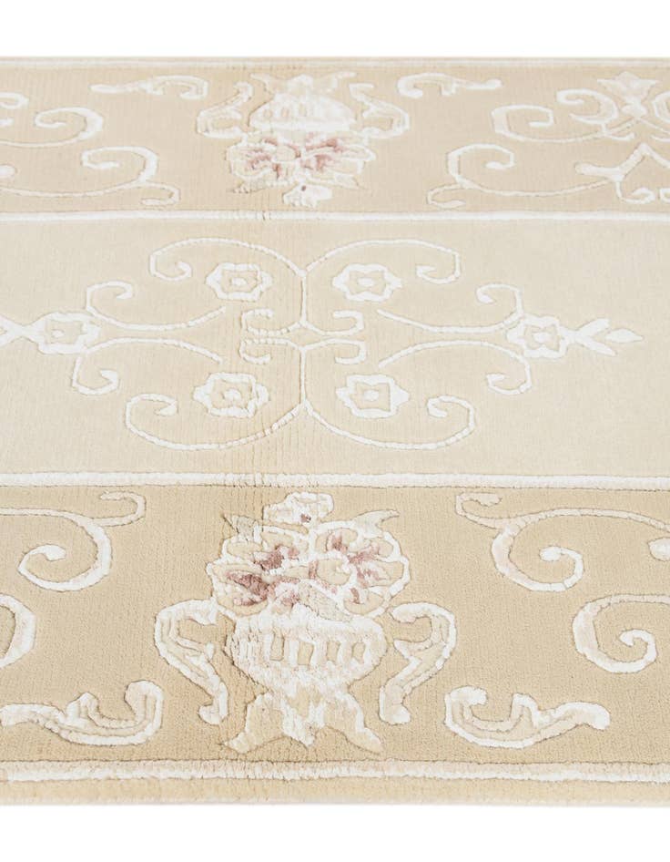 Detail image of 2' 8 x 4' 9 Hand Knotted Darya Wool Rug