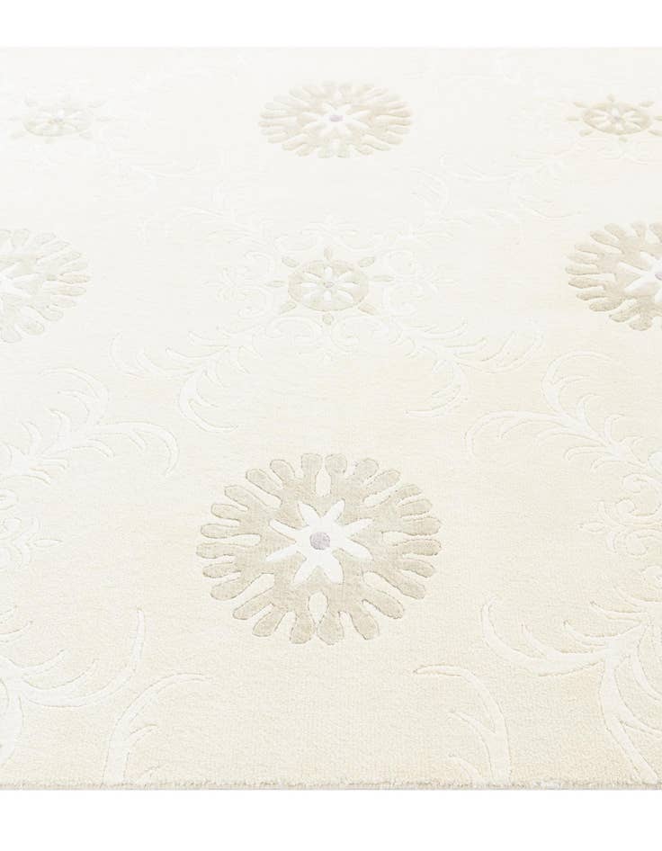 Detail image of 5' 6 x 8'  Hand Knotted Darya Wool Rug