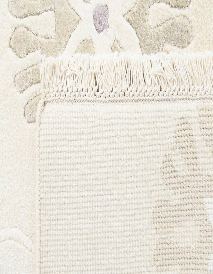 Detail image of 5' 6 x 8'  Hand Knotted Darya Wool Rug