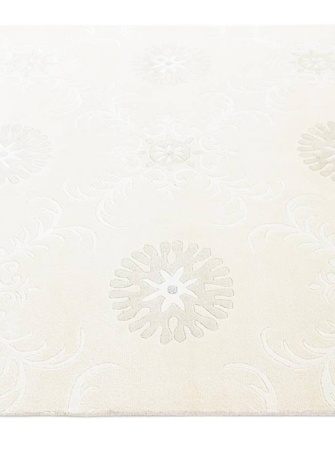 Detail image of 5' 6 x 8' Hand Knotted Darya Wool Rug