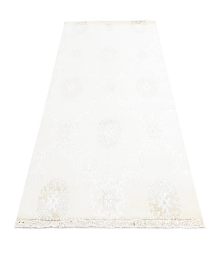 Detail image of 5' 5 x 8'  Hand Knotted Darya Wool Rug