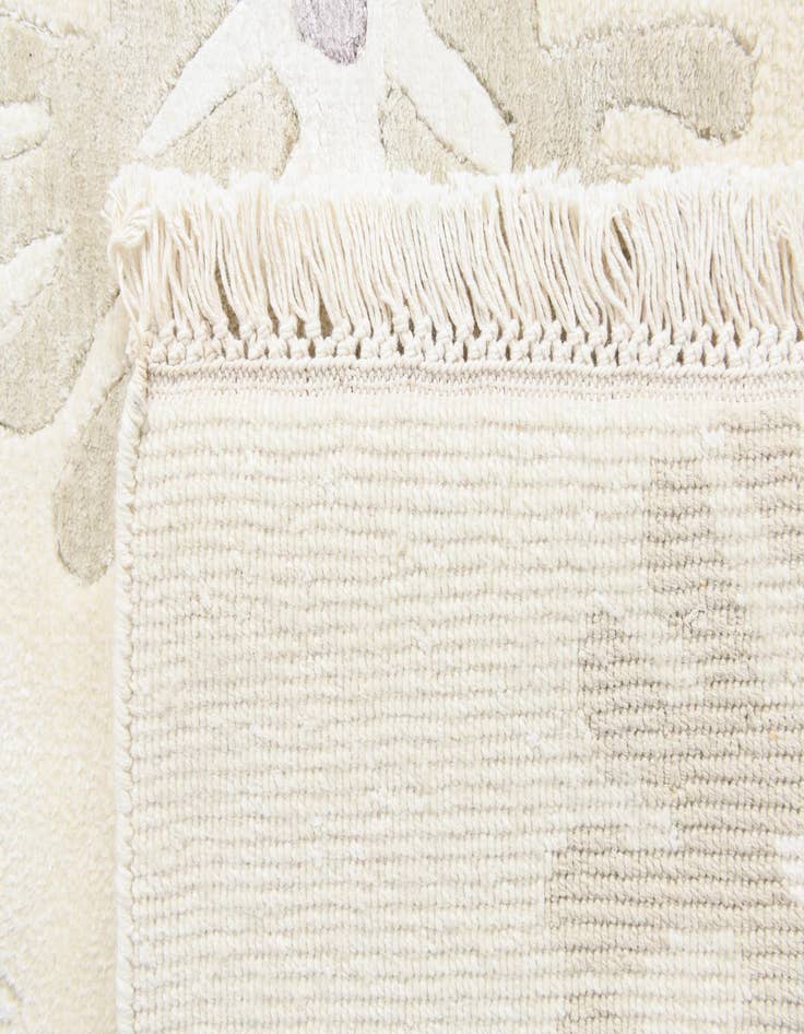 Detail image of 5' 5 x 8'  Hand Knotted Darya Wool Rug